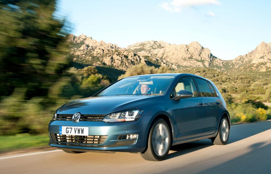  Volkswagen Golf TDi BlueMotion 2012 года  (UK) (фото 24 из 52)